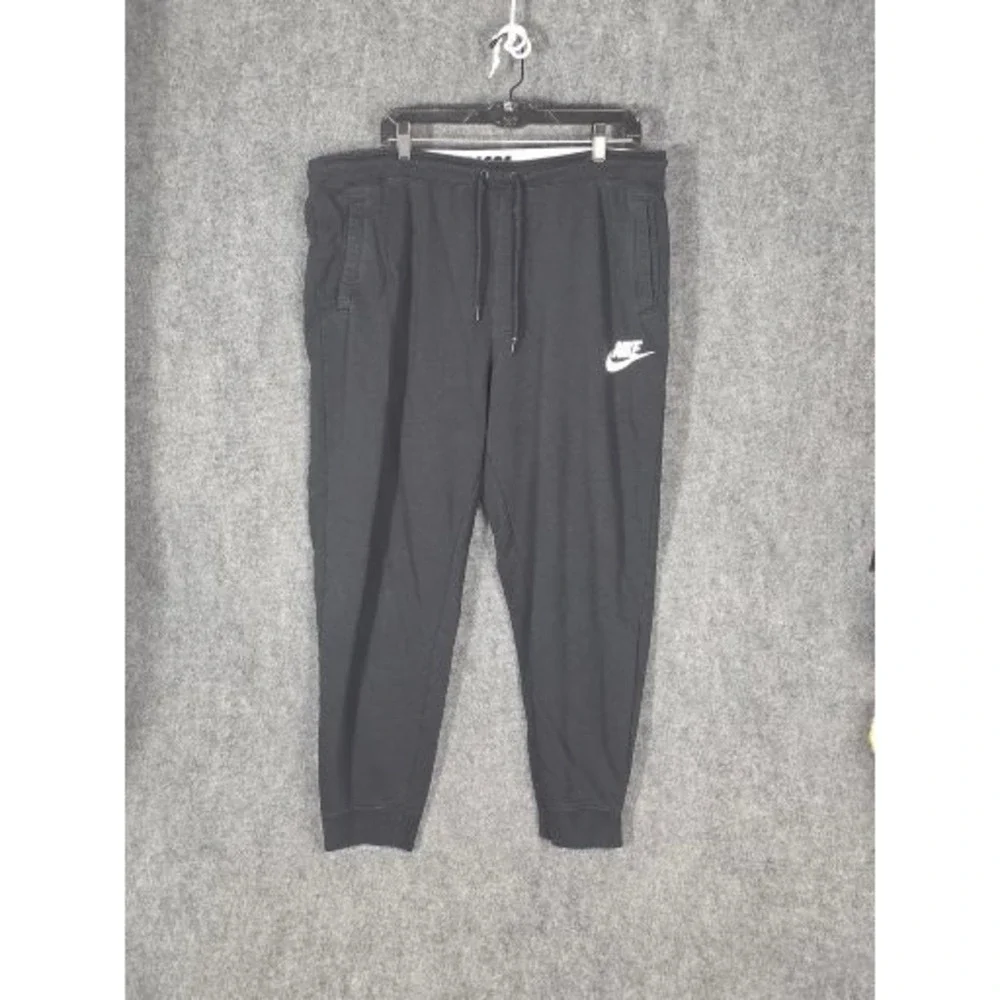 Nike sportswear club